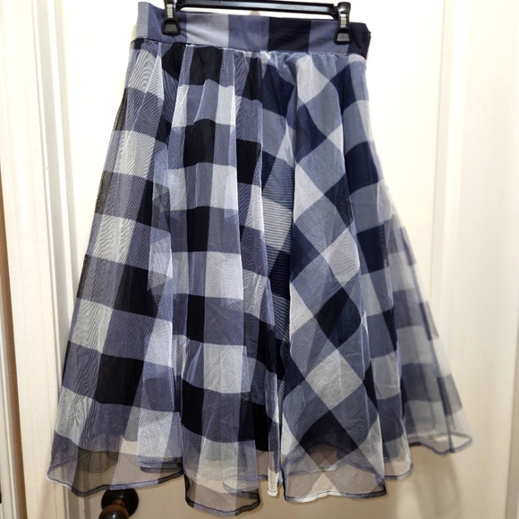 New York & Company Dresses & Skirts - NY&Co tulle skirt